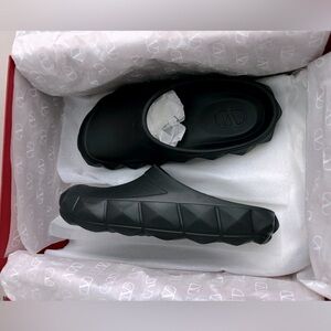 Valentino Garavani Roman stud turtle slippers Black 40 Men clog slide rubber